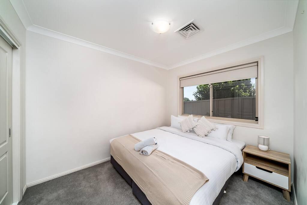 Light & Bright Homely Villa Wagga Wagga Esterno foto